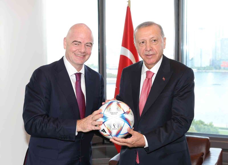 Cumhurbaşkanı Erdoğan, FIFA Başkanı Gianni Infantino’yu kabul etti
