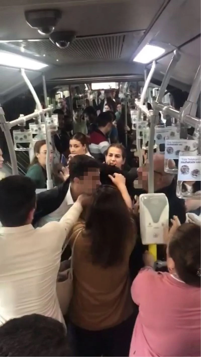 Metrobüs’te koltuk verme kavgası
