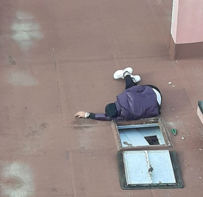 Bandırma’da hırsız çatıda uyuyakaldı
