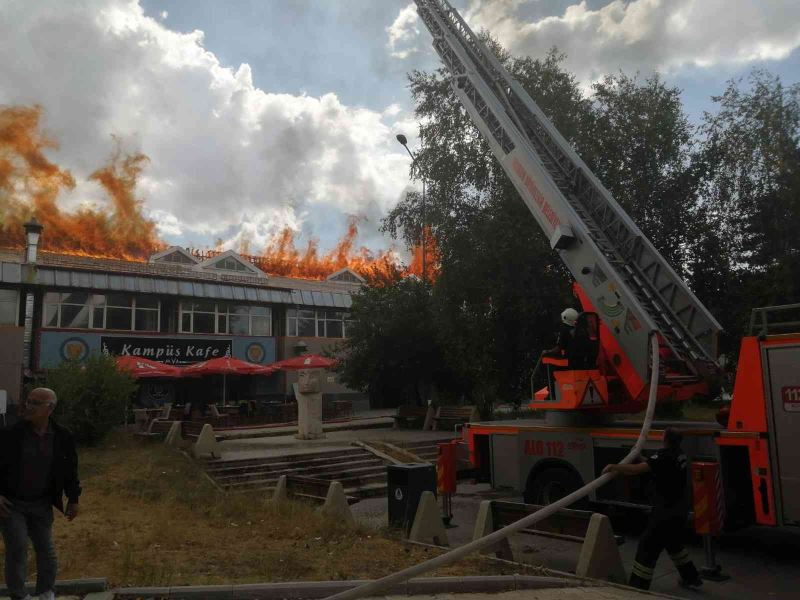 Atatürk Üniversitesi yemekhanesinde yangın
