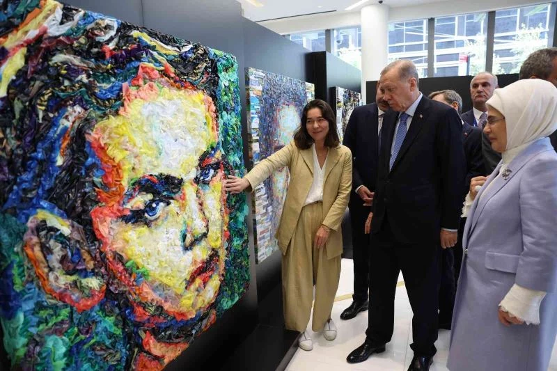 Cumhurbaşkanı Erdoğan ve eşi, Türkevi’nde açılan Atık Sergisi’ni gezdi
