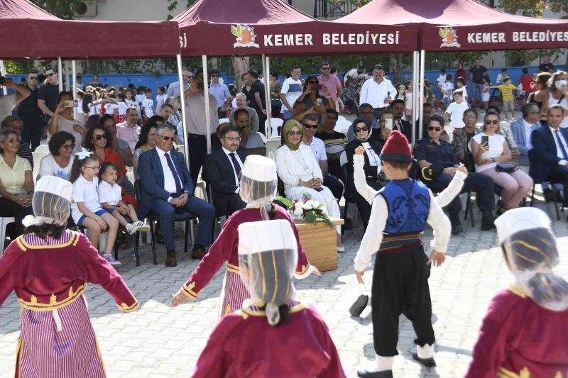 Kemer’de İlköğretim Haftası kutlamaları yapıldı
