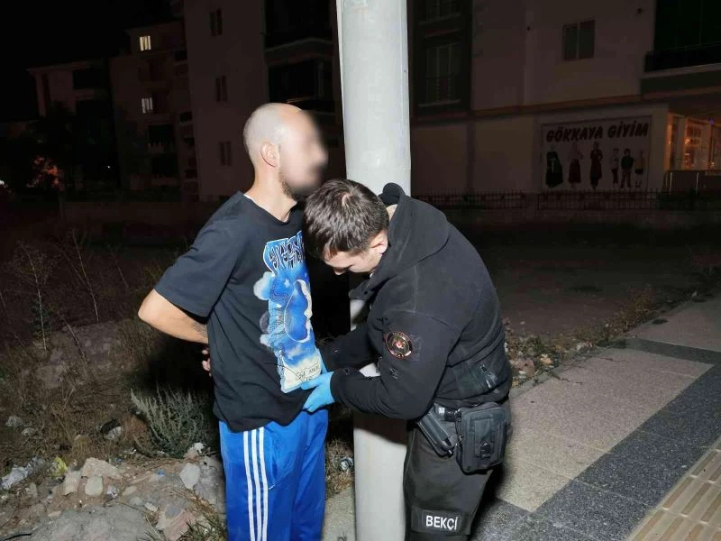 Aracını durduran polislere kendini ihbar etti
