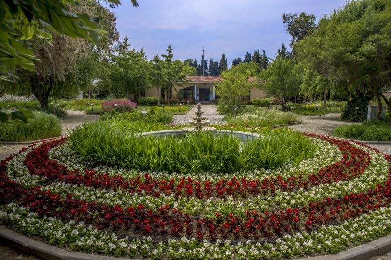 Her derde deva Zeytinburnu Tıbbi Bitkiler Bahçesi

