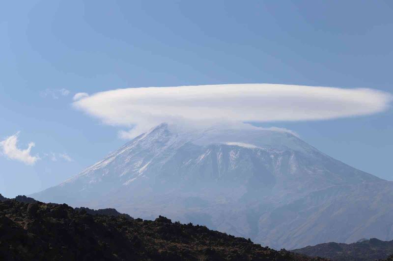 Ağrı Dağı, başlık taktı
