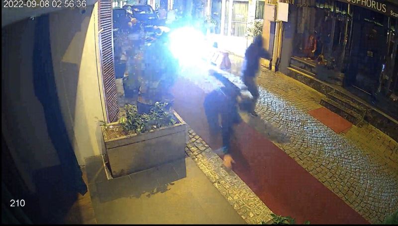 Ortaköy’de gece kulübündeki silahlı saldırının yeni görüntüleri ortaya çıktı

