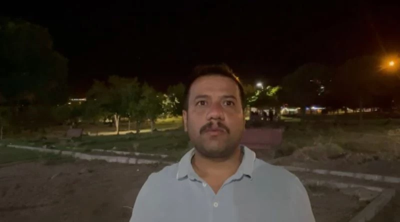 Erciş’te gökyüzündeki sıralı ışıklar hayrete düşürdü
