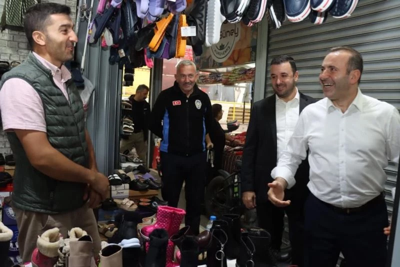 Tutuk ve Bağatar pazar esnafının sıkıntılarını dinledi
