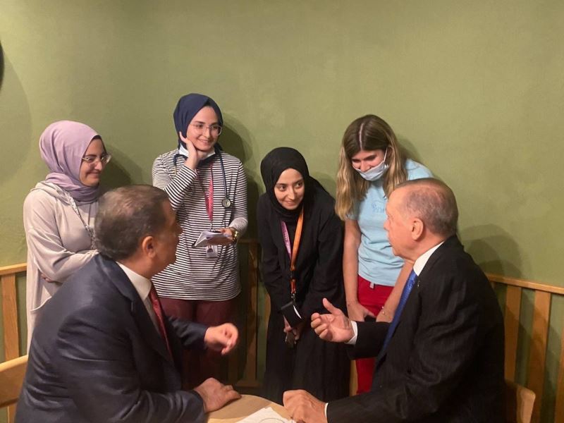 Cumhurbaşkanı Erdoğan, Başakşehir Çam ve Sakura Şehir Hastanesi’ni ziyaret etti
