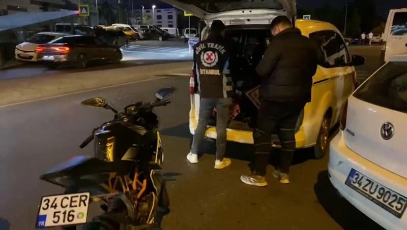 Mahmutbey Gişeleri’nden geçerken plakasını kapatan sürücüye 946 TL ceza kesildi
