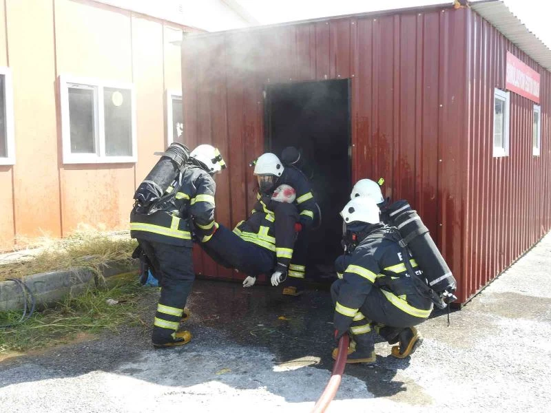 Edirne’nin kadın itfaiye erleri azmi ve başarısıyla erkeklere taş çıkartıyor
