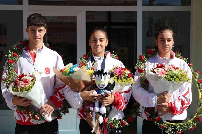 Avrupa şampiyonu Aleyna coşku ile karşılandı
