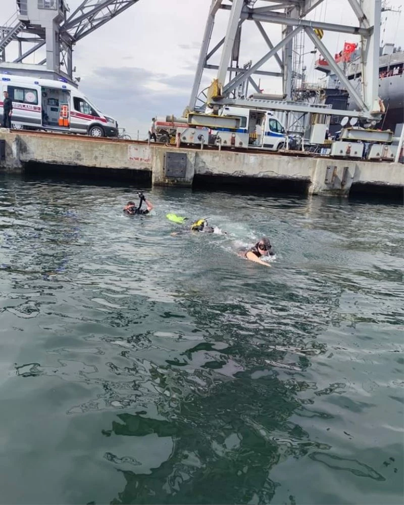 Denize düşen bir askerin durumu ciddiyetini koruyor
