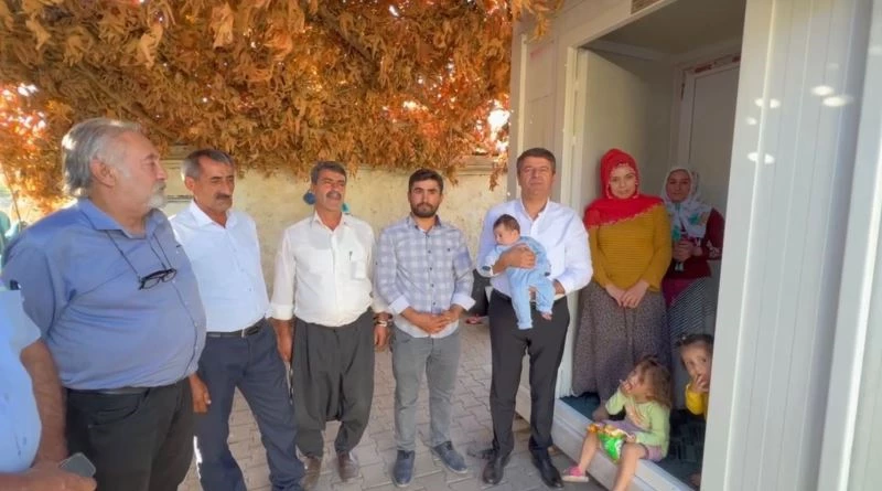 Milletvekili Tutdere Sincik’te depremzedelere dikkat çekti
