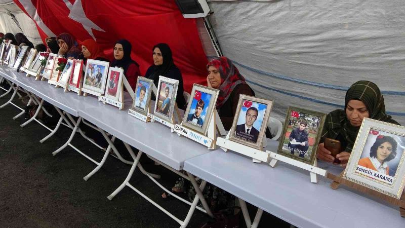 Terör mağduru aileler evlatlarını bin 123 gündür HDP’den istiyor
