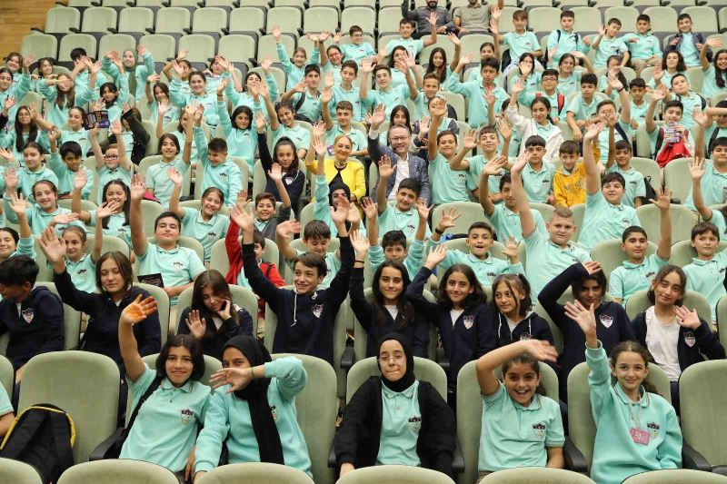 Başakşehir Belediyesi, gençleri ’İstanbul Genç Oyunlarına’ katılmaya davet etti
