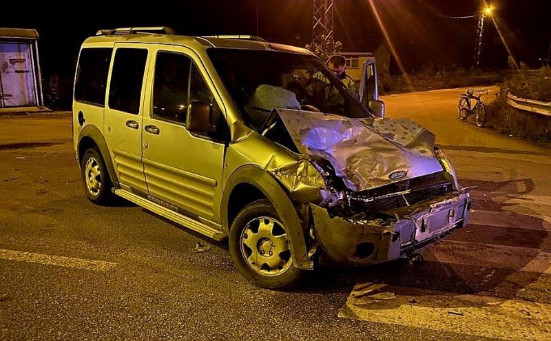 Samsun’da hafif ticari araç tır ile çarpıştı:1 yaralı
