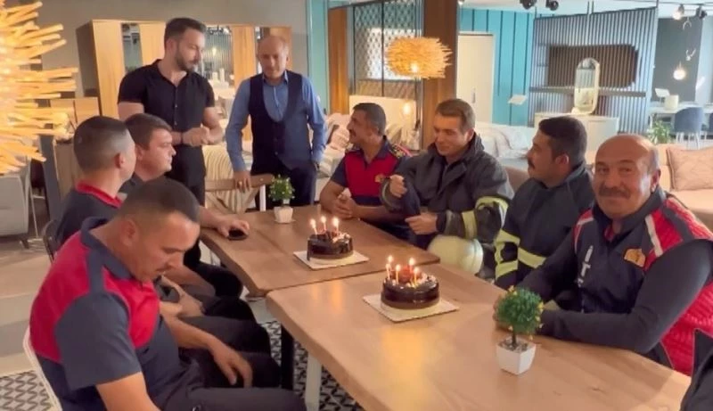 Yangın ihbarına giden itfaiye pastalı kutlama
