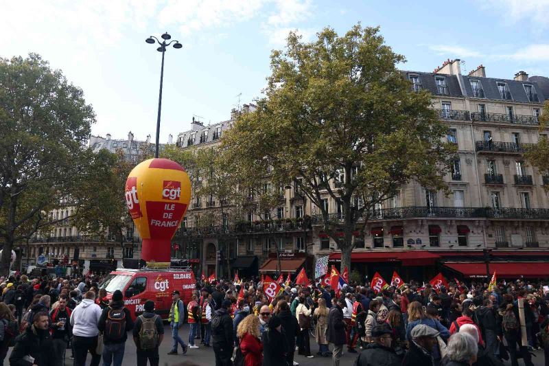 Fransa’da planlanan emeklilik reformu ve hayat pahalılığı protestosu
