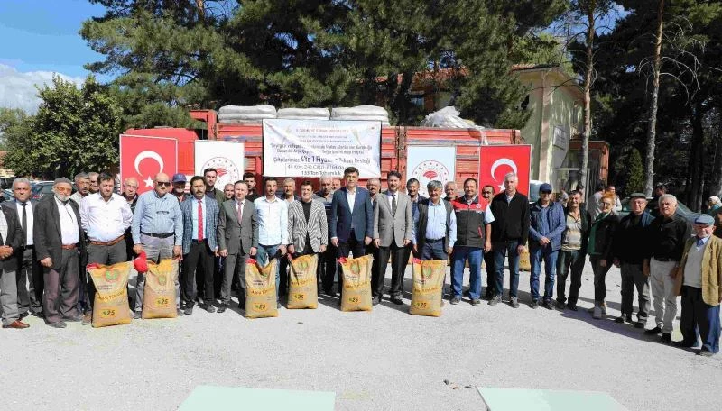 Tepebaşı çiftçisine yüzde 75 hibeli 30 ton arpa tohumu dağıtıldı
