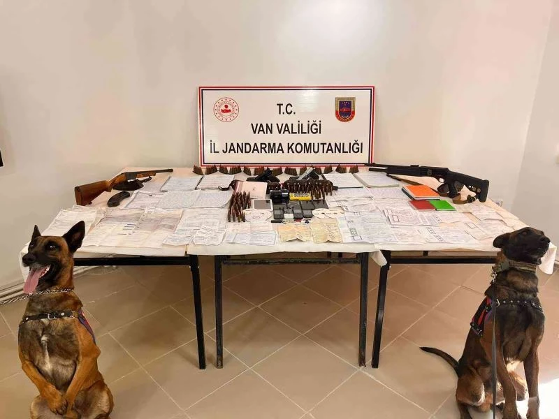 Van’da ‘tefeci’ operasyonunda 10 tutuklama
