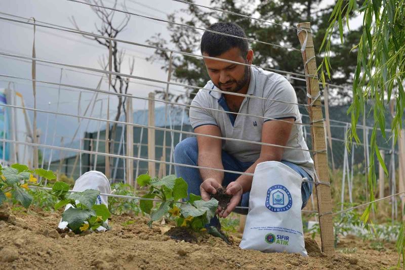 Yıldırım’da atıklar çöpe gitmiyor gübreye dönüşüyor
