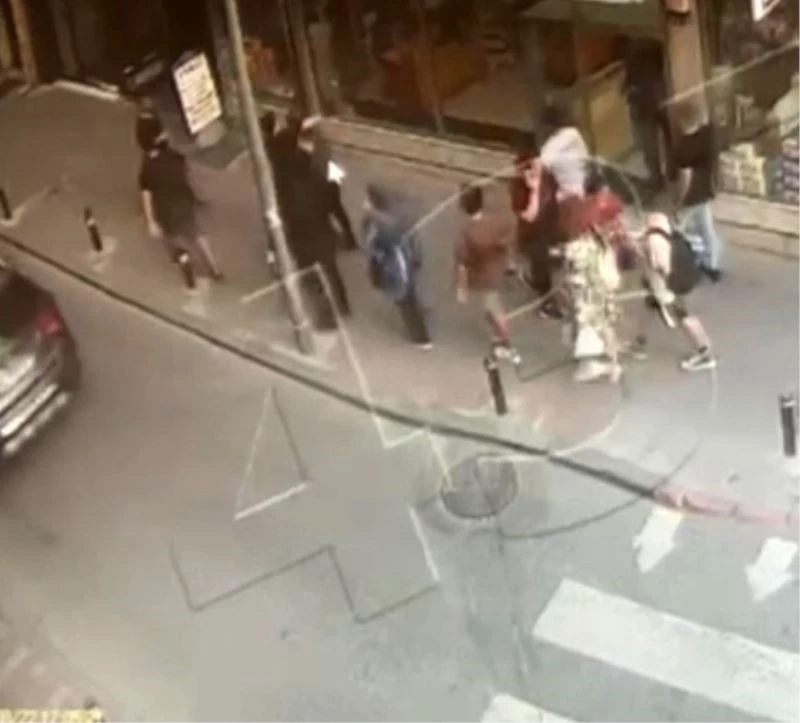 (Özel) Şişli’de telefon hırsızına suçüstü kamerada: Güven timlerinden kaçamadı
