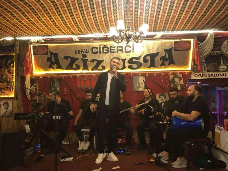 Şarkıcı Hüseyin Tatlı: 