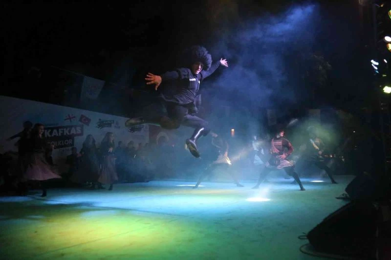 Gölcük’te Kafkas rüzgarı esti
