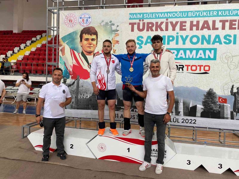 Belediye Başkanı Serhat Oğuz, 2 Türkiye Birinciliği, bir 3’üncülük elde eden sporcuları kutladı
