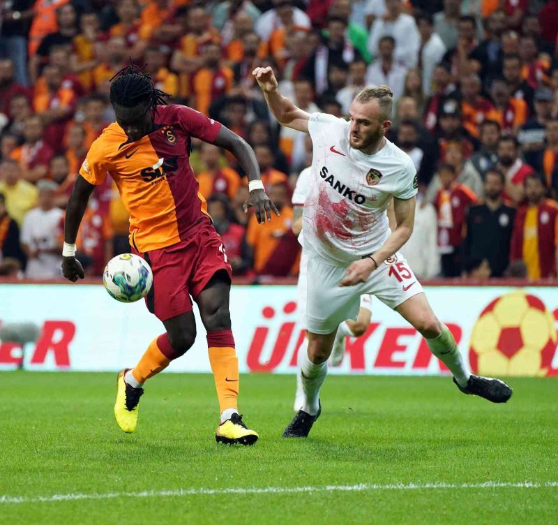 Bafetimbi Gomis 3. golünü attı