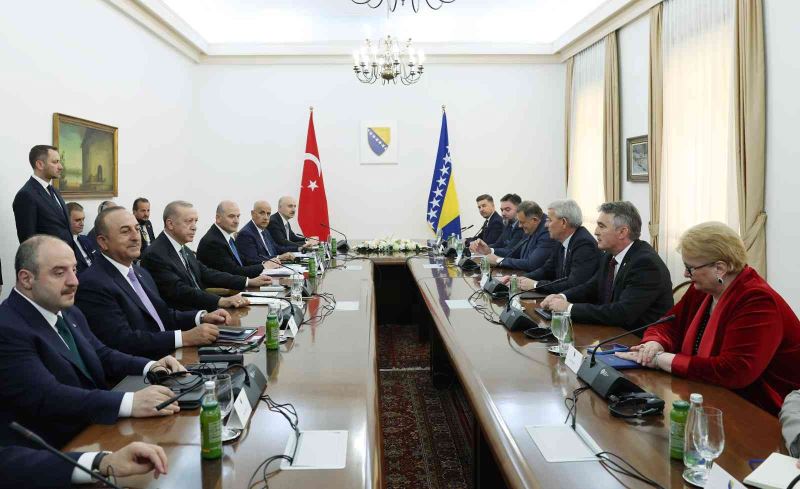 Erdoğan, Bosna Hersek Devlet Başkanlığı Konseyi üyeleriyle heyetlerarası görüşmeye katıldı
