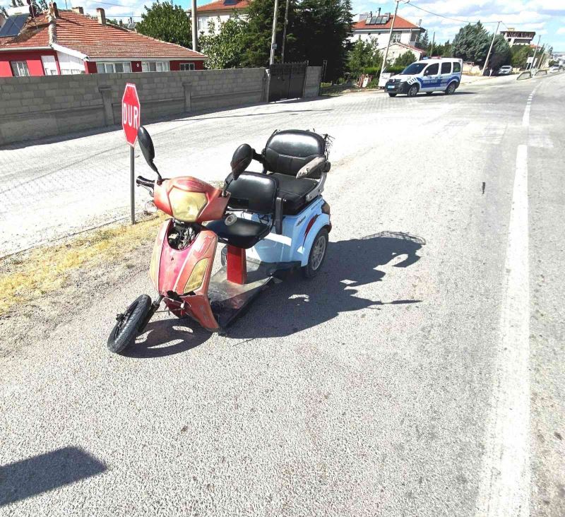 Otomobille çarpışan elektrikli bisikletin sürücüsü yaralandı
