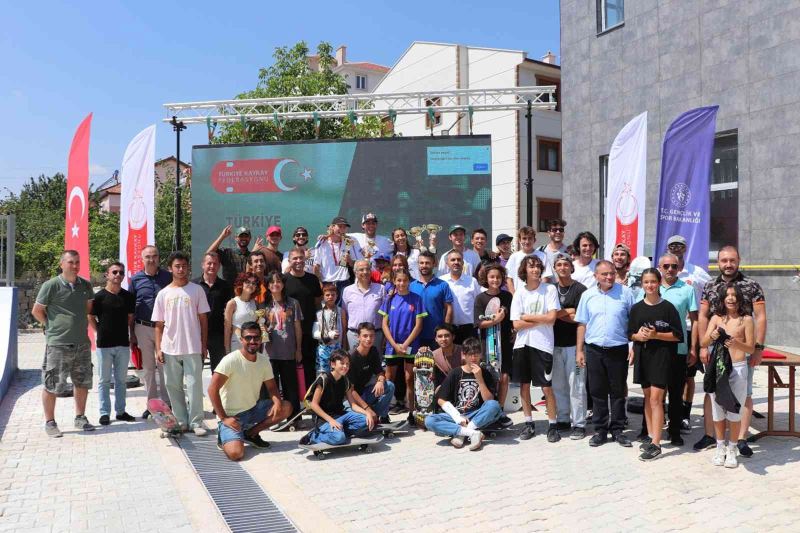 Türkiye Kaykay Şampiyonası 2. Etap yarışmaları Karaman’da sona erdi
