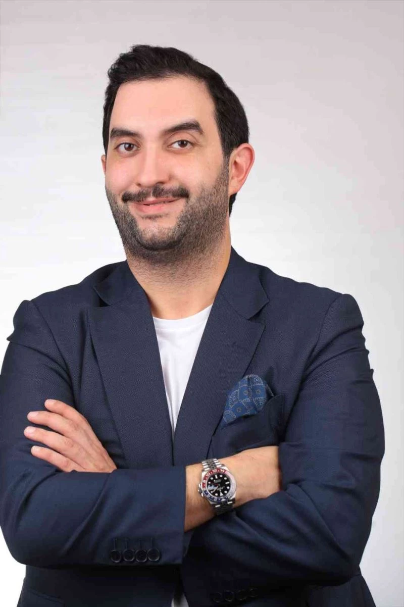 Ünlülerin radarı olan Tuna, saat kolleksiyonerliğiyle nam saldı
