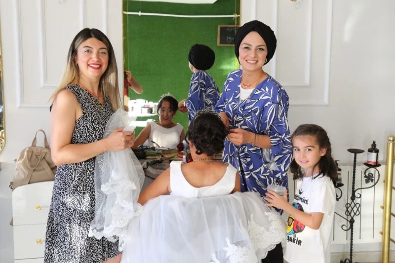 Engelli genç kadının gelinlik giyme hayali yıllar sonra gerçekleşti
