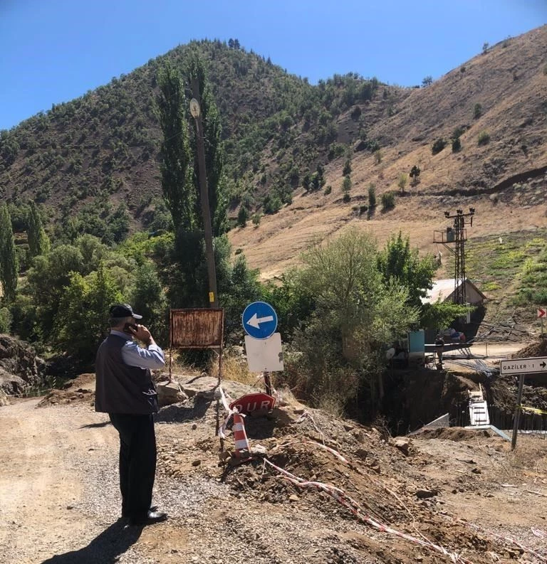 Köprü inşaatından düşen işçinin karnına demir battı ve feci şekilde can verdi