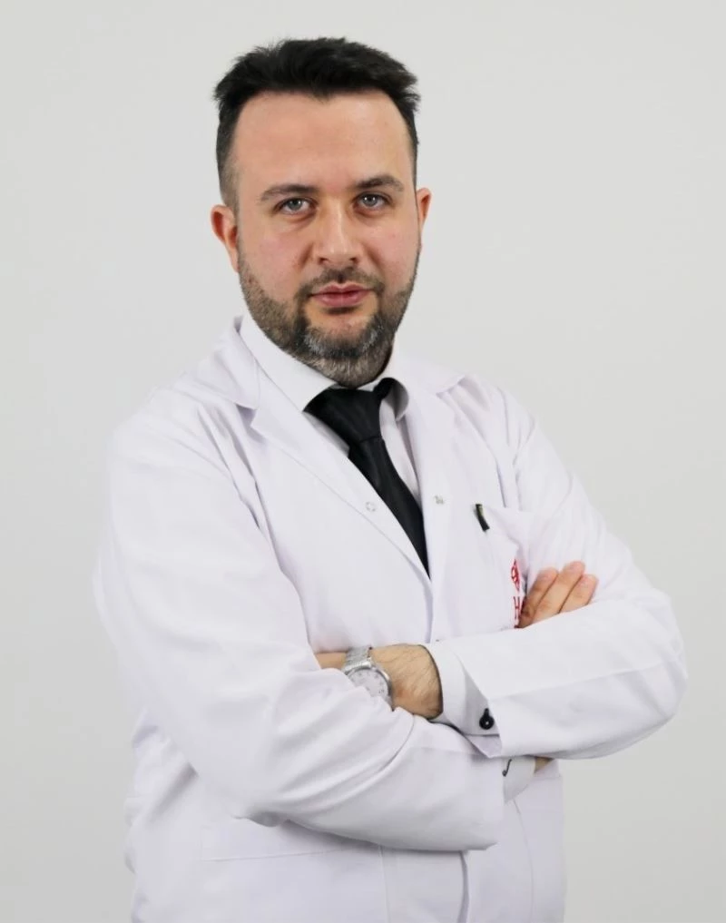 Uzun süre cep telefonu kullanımı boyun düzleşmesine sebep
