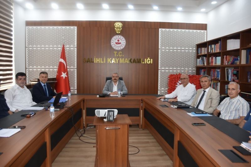 Salihli’de, çocukların eğitim süreçlerinin güvenliği toplantısı yapıldı
