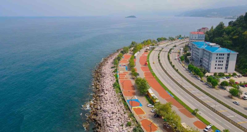 Fındık hasadı sona eren Giresun’da sahiller fındıkla doldu
