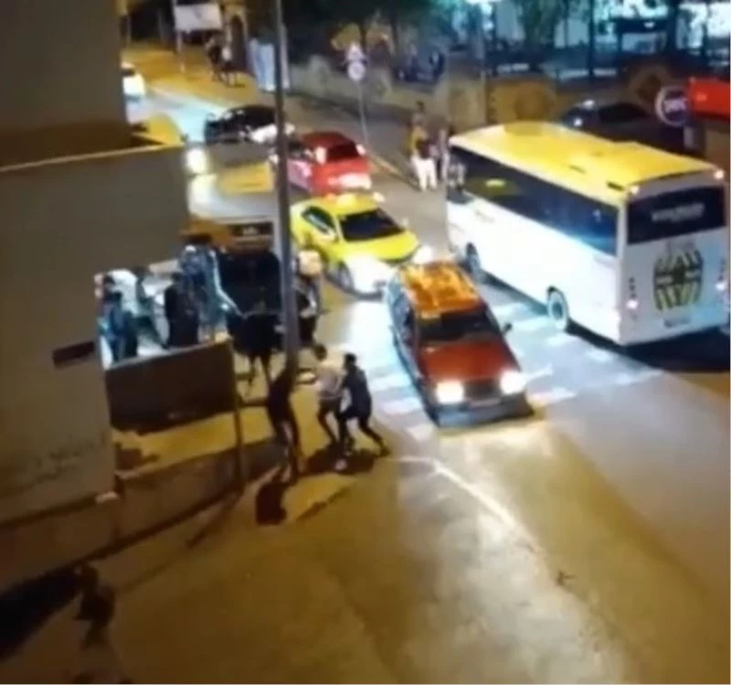 Kavga kanlı bitti, o anlar anbean kameraya yansıdı
