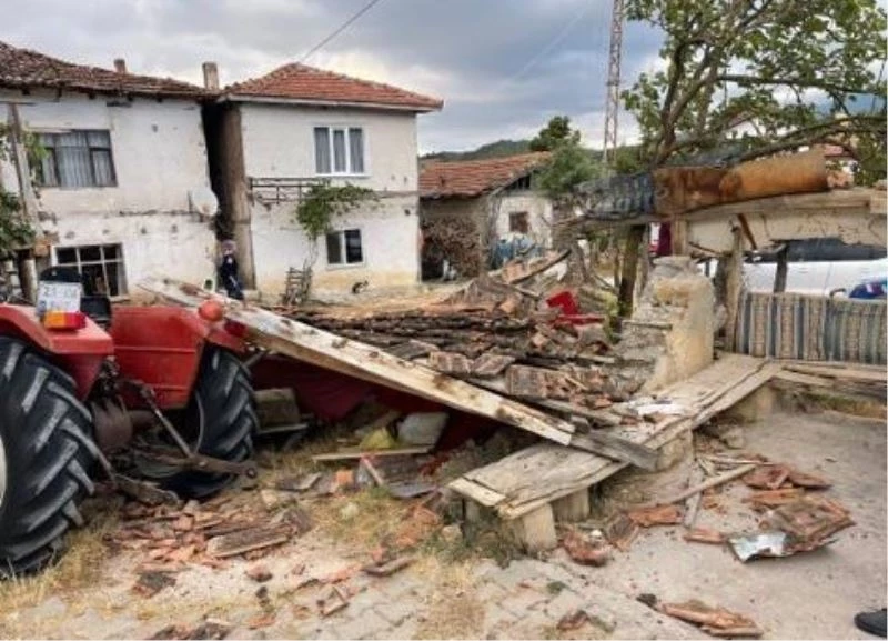 Kamelyada otururken traktörün çarptığı yaşlı adam hayatını kaybetti
