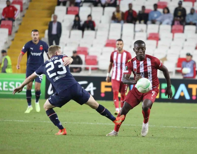 UEFA Avrupa Konferans Ligi: Sivasspor: 1 - Slavia Prag: 1 (Maç sonucu)
