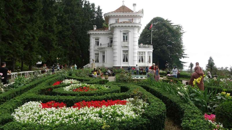 Trabzon’da turizm merkezlerine ziyaretçi akını
