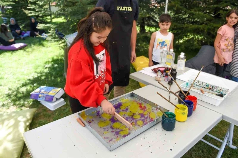 Altındağlı minikler ebru yaptı
