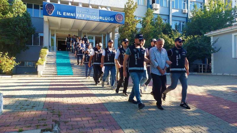 İstanbul, İzmir ve Tekirdağ’daki dev silah operasyonunda yakalanan 10 şüpheli adliyede
