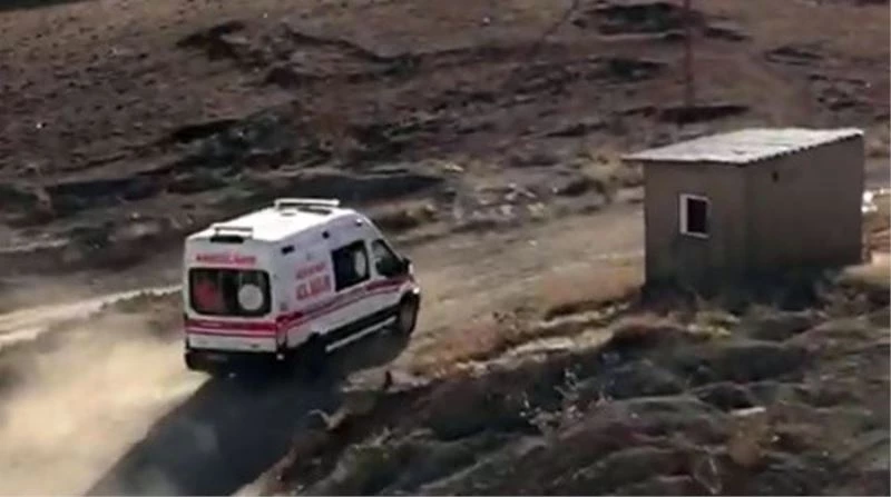 Yüksekova’da boş arazide bekçi ölü bulundu
