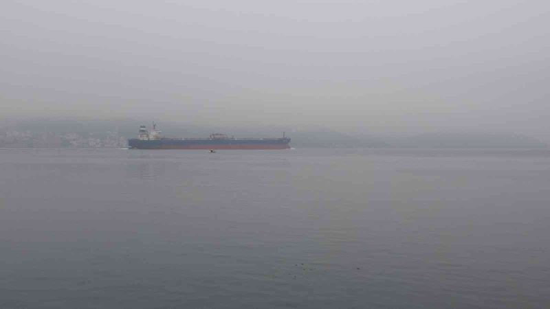 Sisin etkisini yitirmesiyle Çanakkale Boğazı transit gemi geçişlerine açıldı
