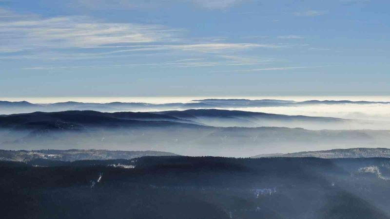 Ilgaz Dağı’nın eteklerinde mest eden sis manzarası havadan görüntülendi
