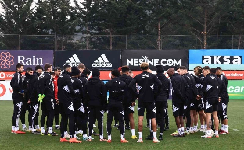 Beşiktaş’ta, Konyaspor maçı hazırlıklarını Başkan Çebi de izledi
